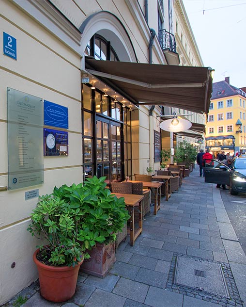 Straße vor der Hautarztpraxis in München